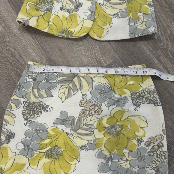 Women’s Tahari Arthur S Levine 2PC Floral Skirt Suit Blazer & Skirt Set Size 2 - Picture 13 of 15